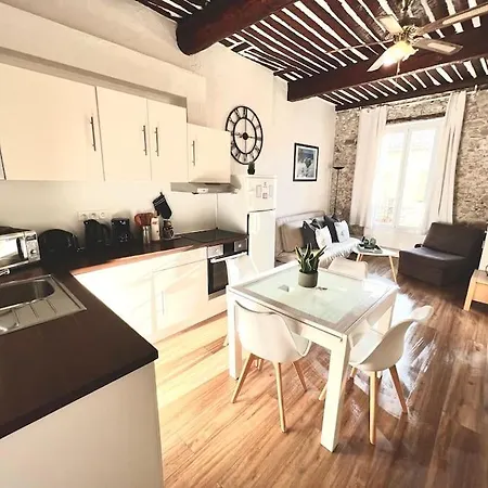 Appartamento Old Antibes, One Bed App, In Front Of The Port! *