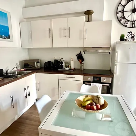 Old Antibes, One Bed App, In Front Of The Port! Appartamento Antibes