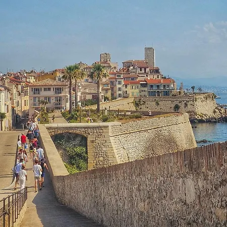 Old Antibes, One Bed App, In Front Of The Port! Apartment Antibes